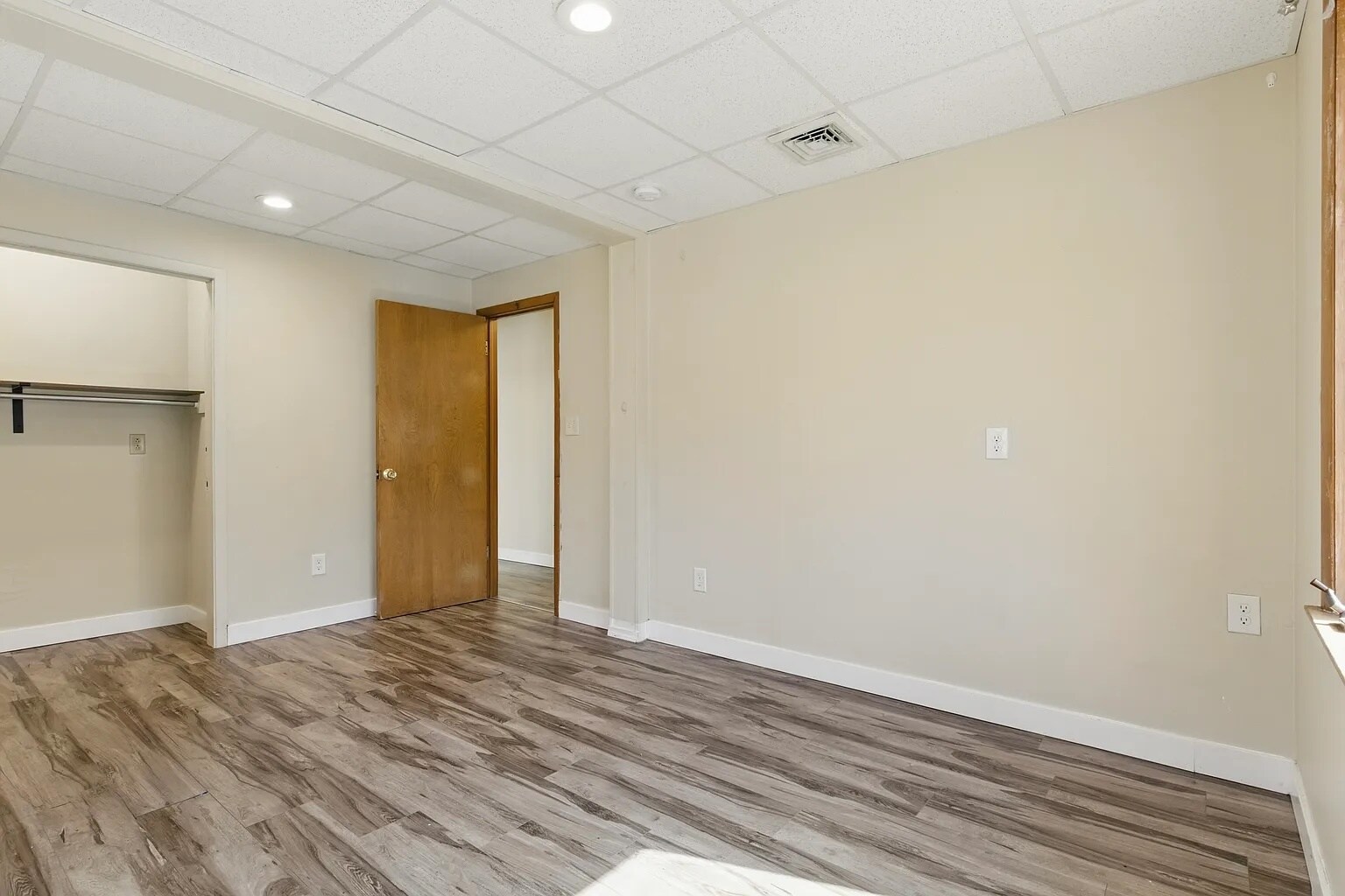 Building Photo - 66 Cazenovia St