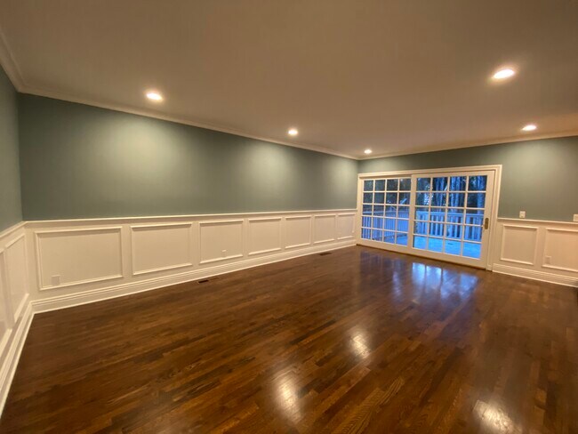 Building Photo - 10408 Summer Holly Cir