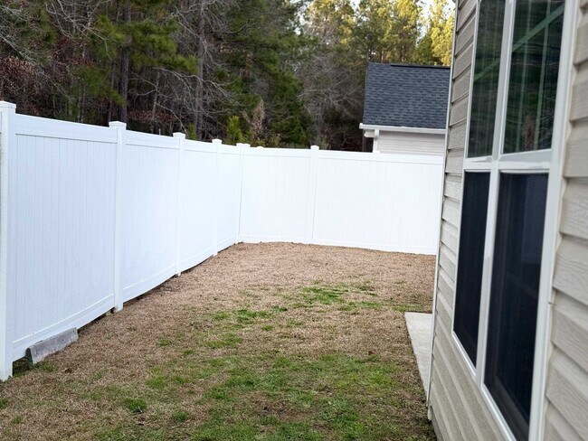 Building Photo - 301 Macarthur Dr