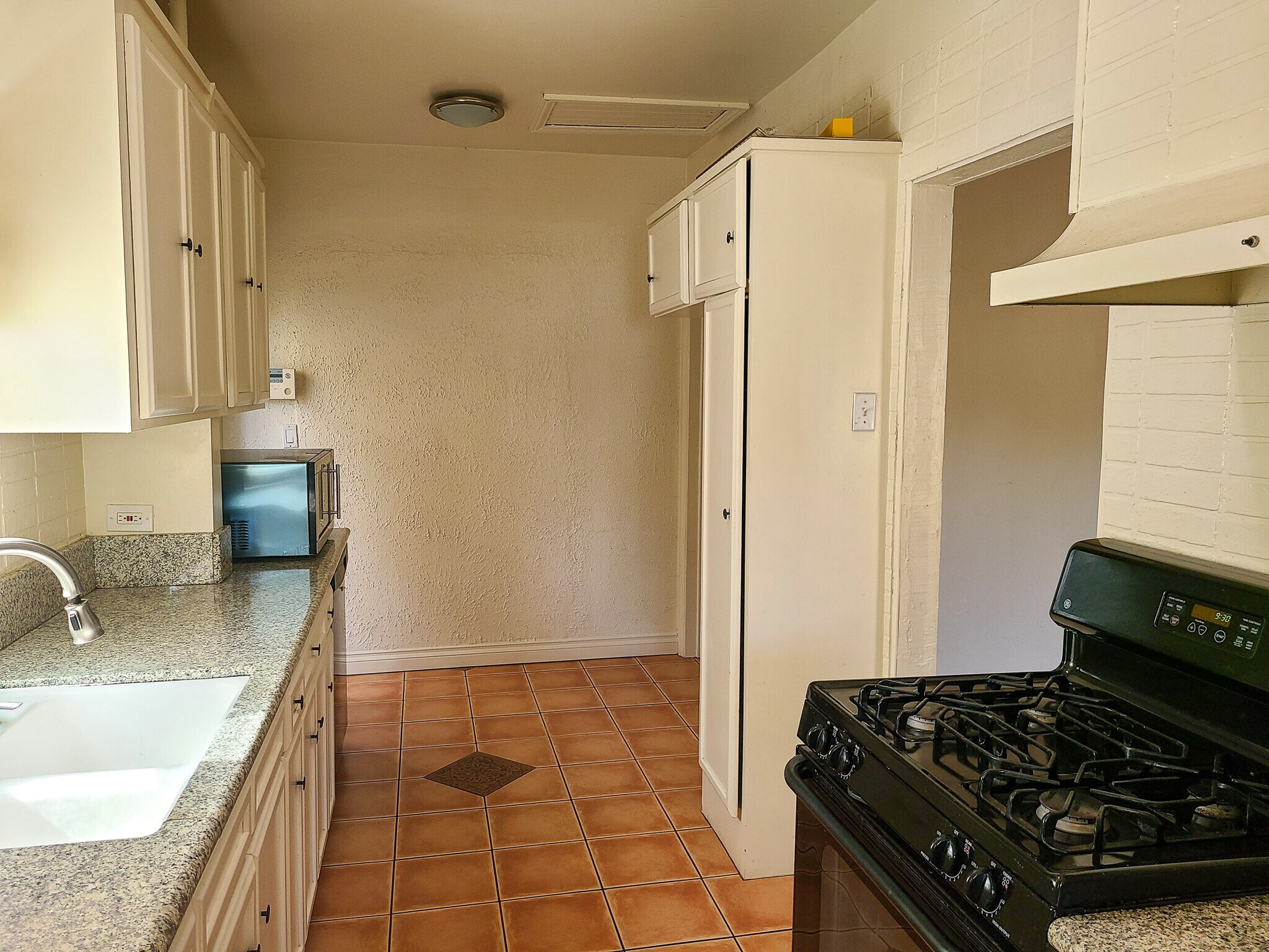 Building Photo - 11301 Blix St