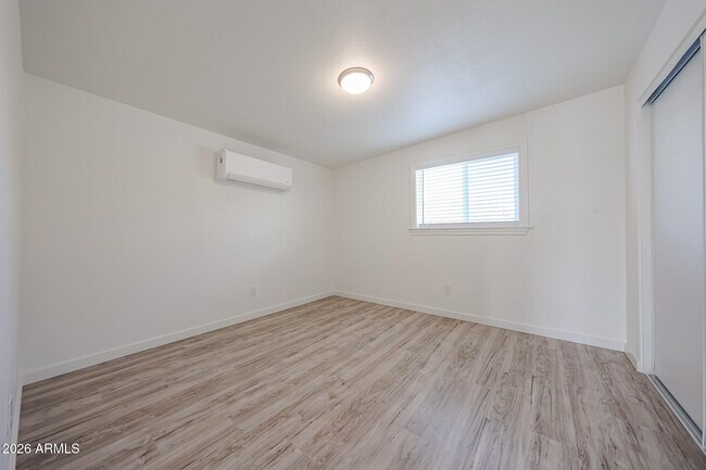 Building Photo - 7014 N 77th Ave