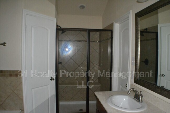 Building Photo - 4036 Eric Dr