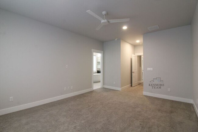 Building Photo - 2237 Legacy Ln