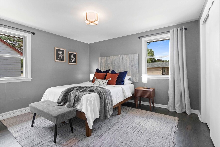 Building Photo - 1446 Pilgrim St