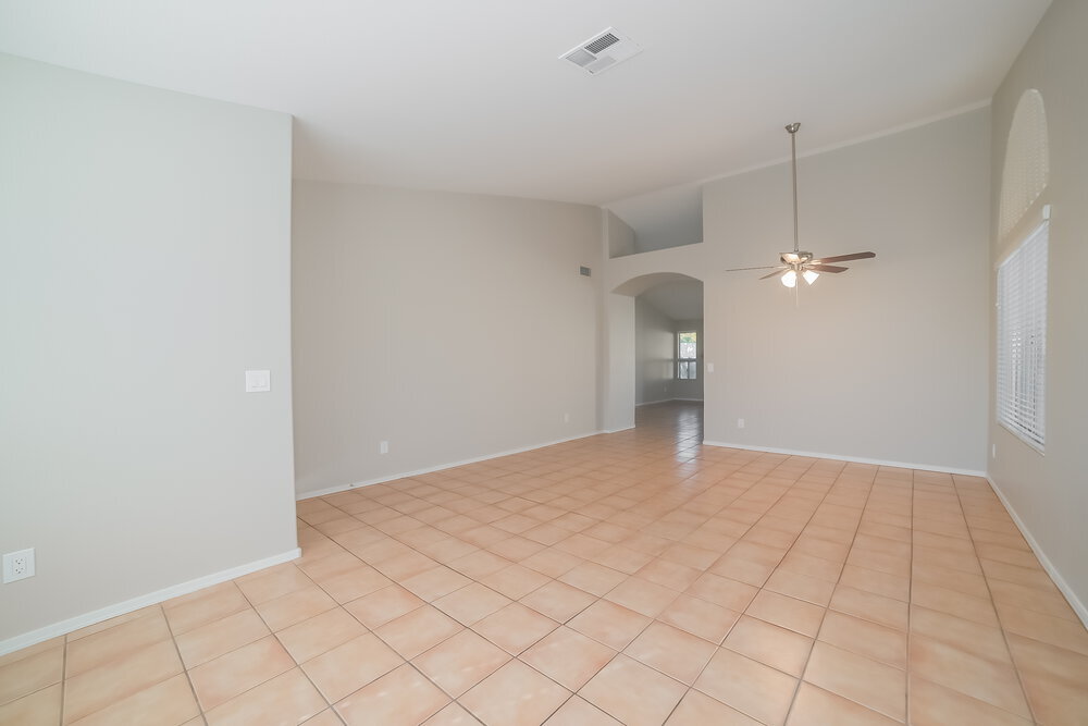 Building Photo - 6566 E Fox St