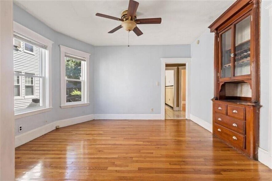 Building Photo - 138 George St