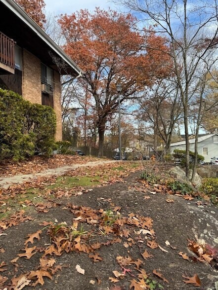 Building Photo - 200 Woodmont Ave