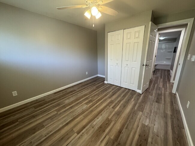 Building Photo - “Brand New Feel!” — Freshly Renovated 1 Bed with Modern Finishes