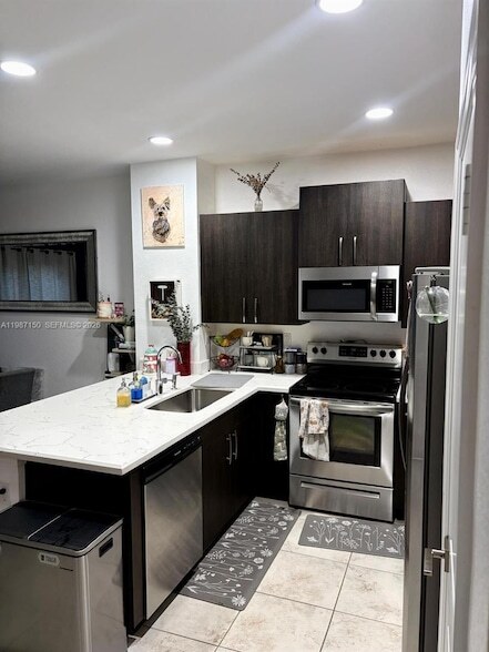 Building Photo - 4002 NW 11 Dr