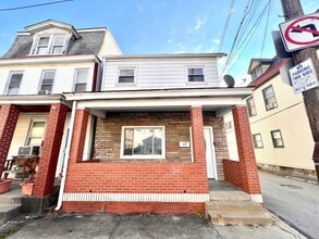 Building Photo - 3 Bedroom 1.5 Bath - Updated Home for Rent