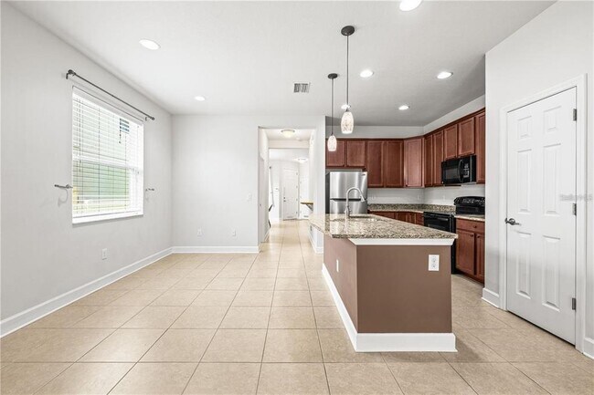 Building Photo - 8437 Nandina Dr