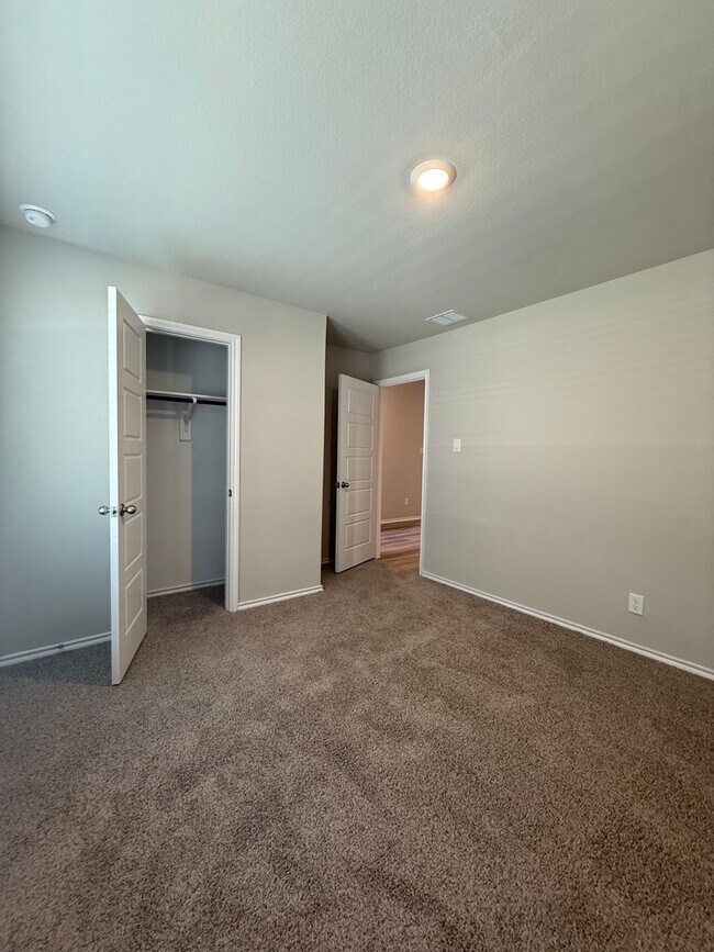 Building Photo - 1108 Belhaven St