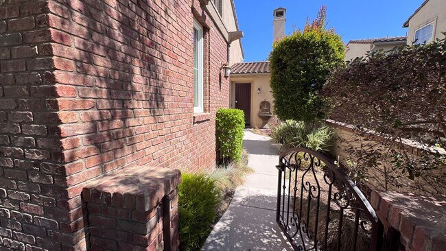 Building Photo - Luxury 4 Bedroom Home in La Costa Greens