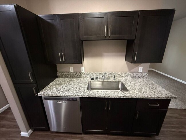 Building Photo - 4235 Hawthorne Ave NE