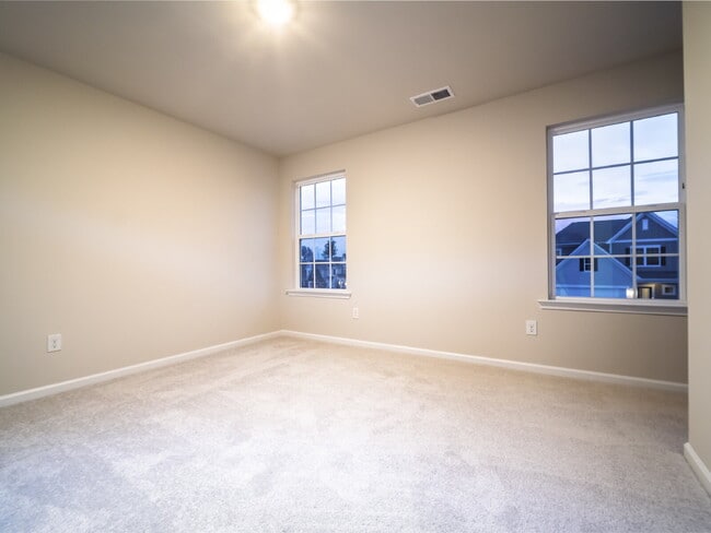 Building Photo - "Experience Spacious Living in This 4-Bedroom, 3-Bath Gem on Swallow Tail Drive, Belmont!"