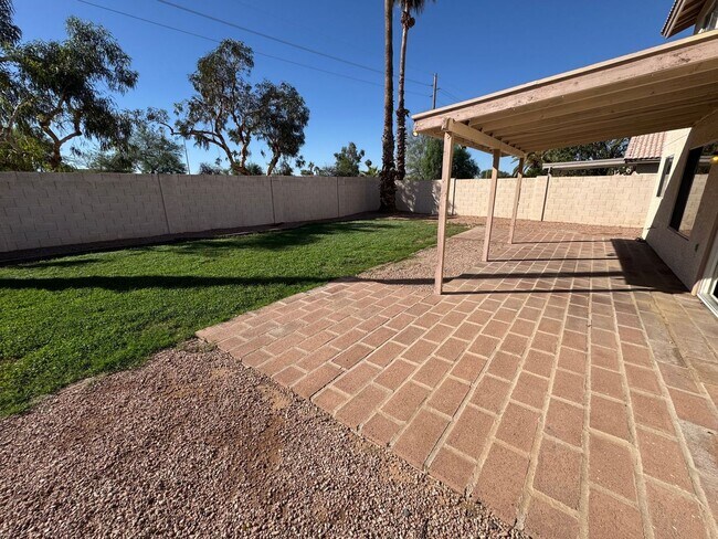 Building Photo - Chandler Home 3 bed - 2 1/2 bath with Loft...