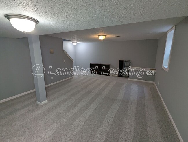 Building Photo - Spacious 4-Bedroom Colonial in Martin’s Ru...