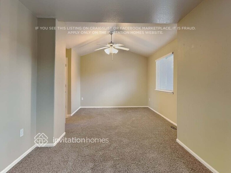 Building Photo - 4981 N Silverlace Dr