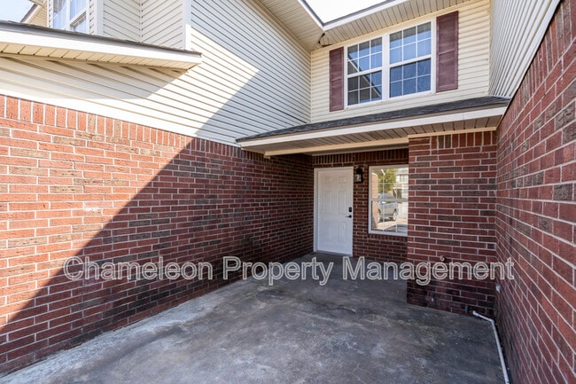 Building Photo - 2910 Dawn Ct