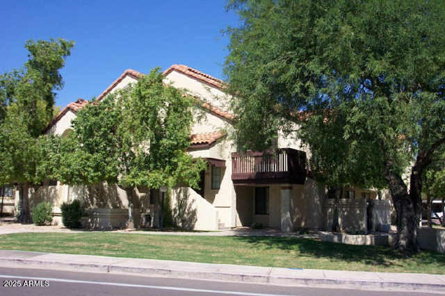 Building Photo - 925 N College Ave