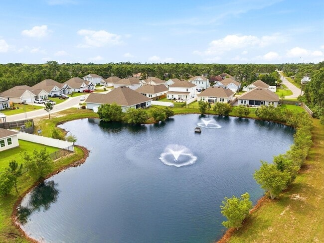 Building Photo - 627 Las Roblas Grande Dr