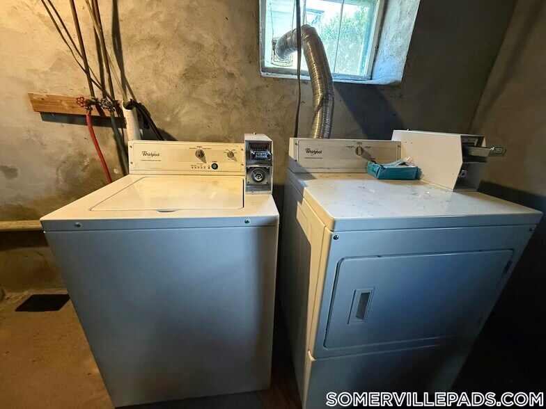 Building Photo - 10 Dickson St