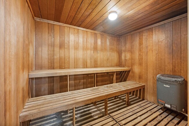 Building Photo - 3540 S Ocean Blvd