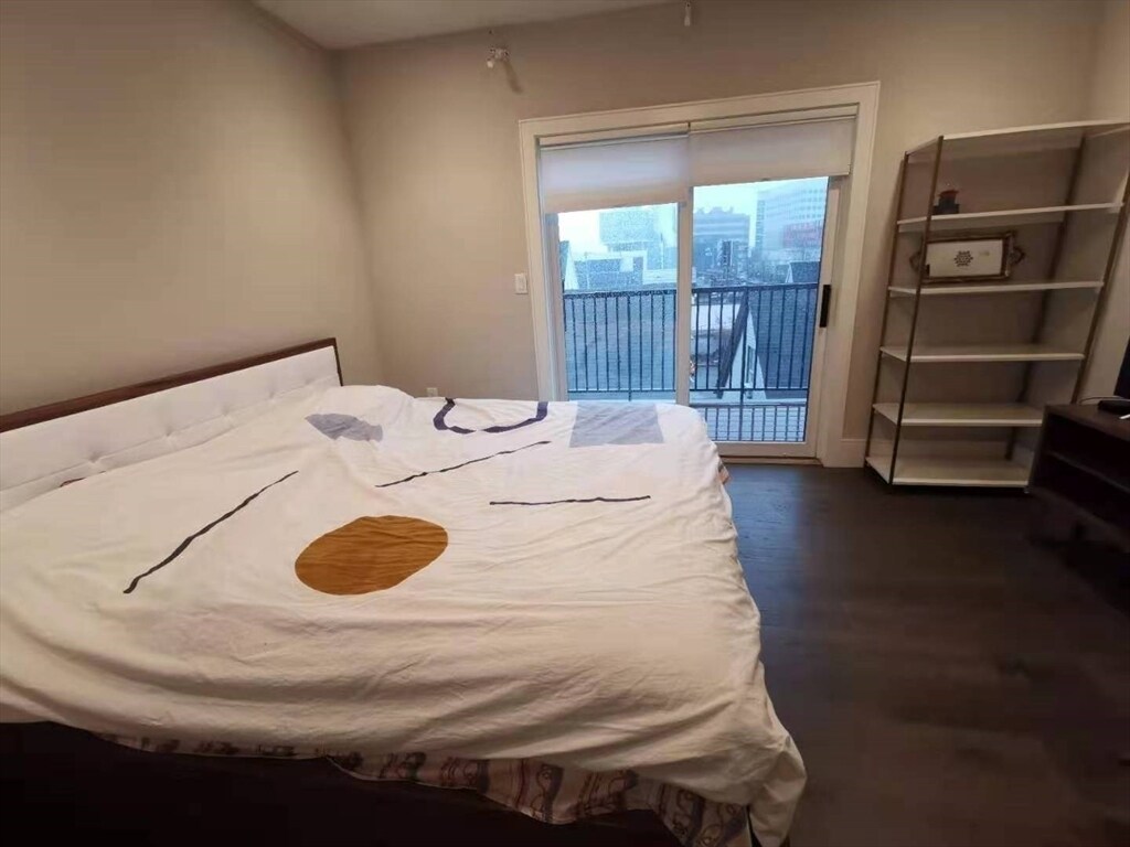 Building Photo - 214 Market St