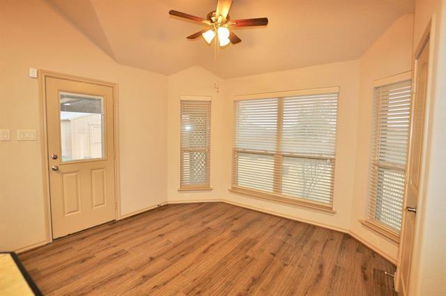 Building Photo - 2212 Caroline Dr