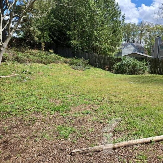 Building Photo - 210 Stapleford Park Dr