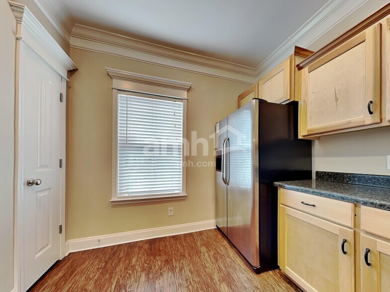 Building Photo - 306 Crabapple Cir