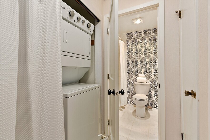 Staging - Washer and Dryer - 1740 NE 86th St