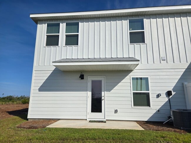 Building Photo - 321 Salt Crk Ln