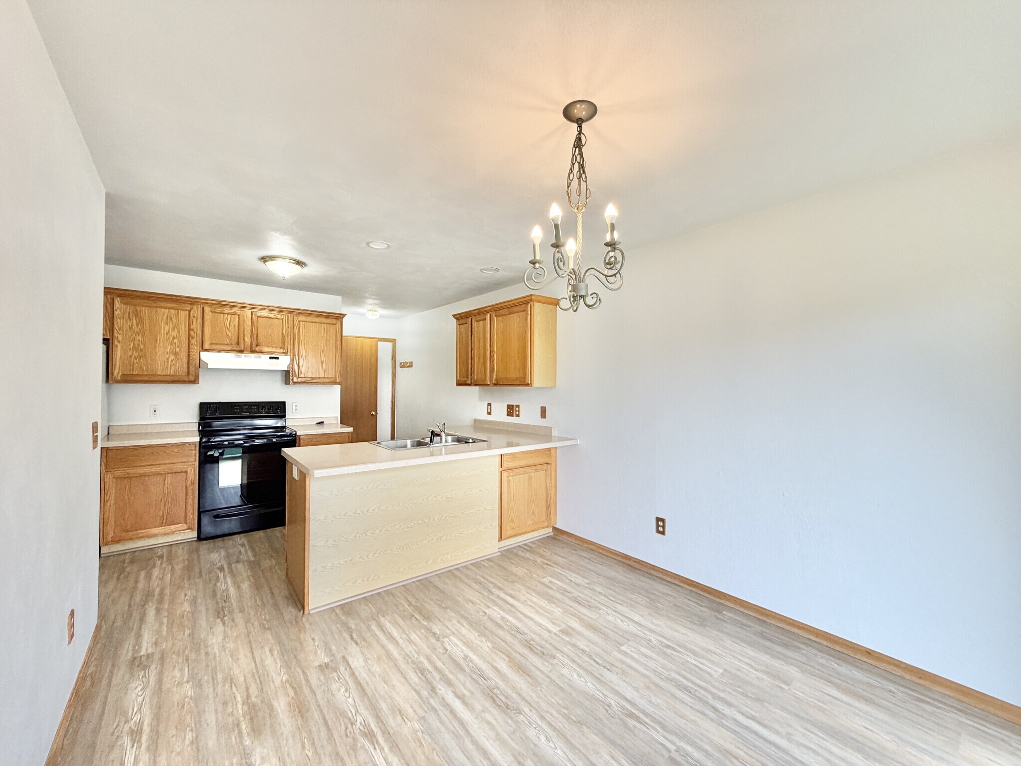 Building Photo - 1124-1126 Brown Dr
