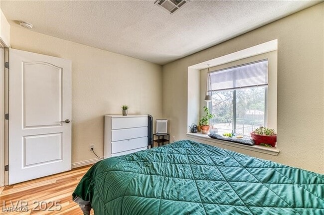 Building Photo - 7200 W Pirates Cove Rd