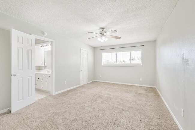 Building Photo - 623 E Cypresswood Dr