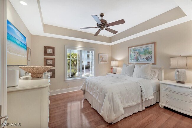 Building Photo - 325 3rd St S