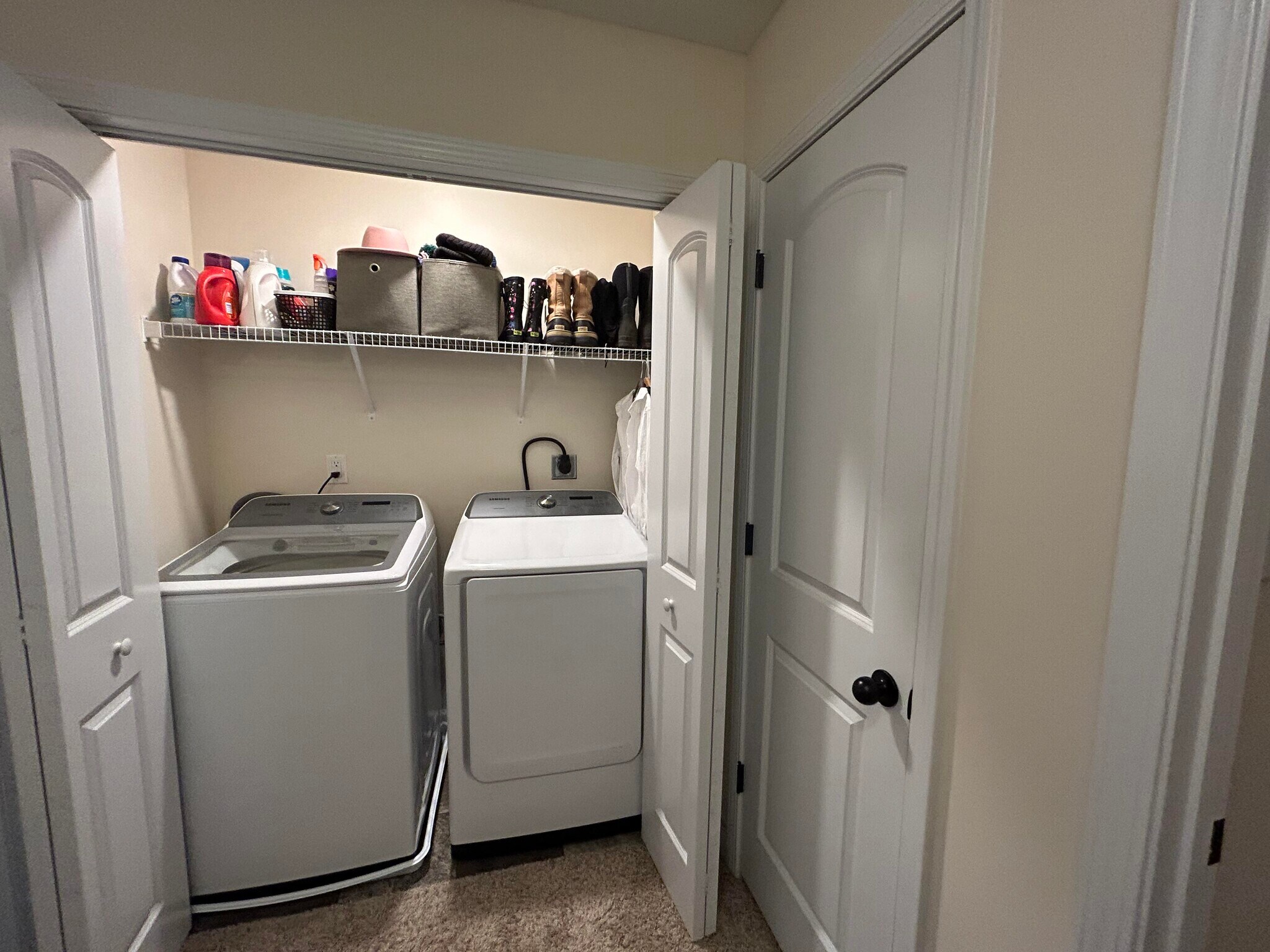 Laundry room - 408 Justice Farm Dr