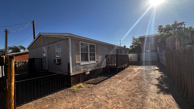 Building Photo - 3 bed 2 bath Mobile Home located in the he...