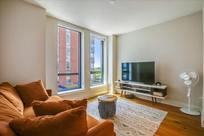 Building Photo - Fabulous 1 Bed/1 Bath condo at The Avidian in Navy Yard!