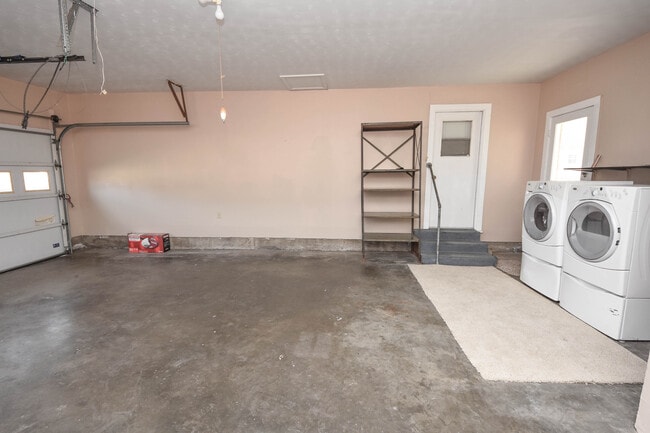 Building Photo - 1805 Waterloo Ave