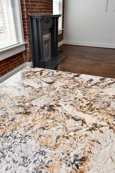 Building Photo - 1764 Frankfort Ave