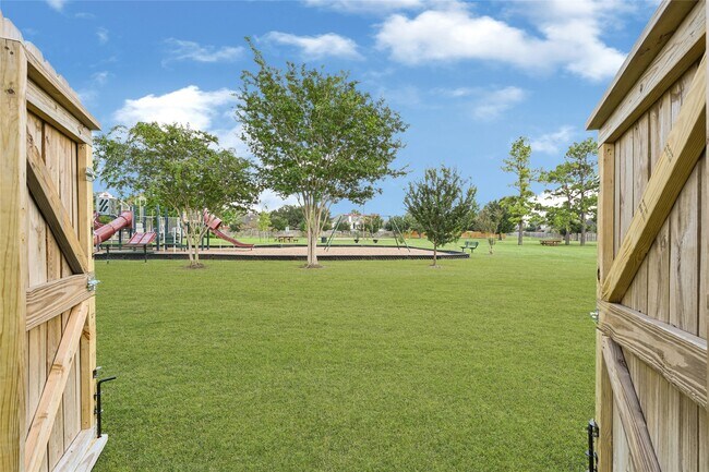 Building Photo - 9619 Leaning Tree Ln