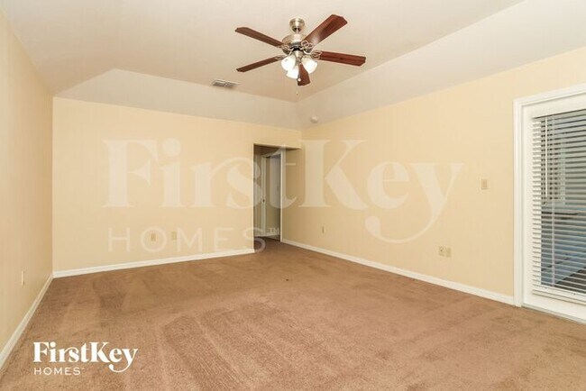 Building Photo - 4911 Stonecrest Dr