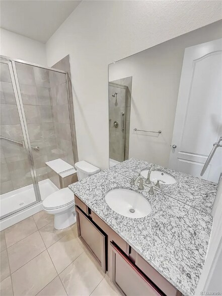 Building Photo - 14880 Chicago St