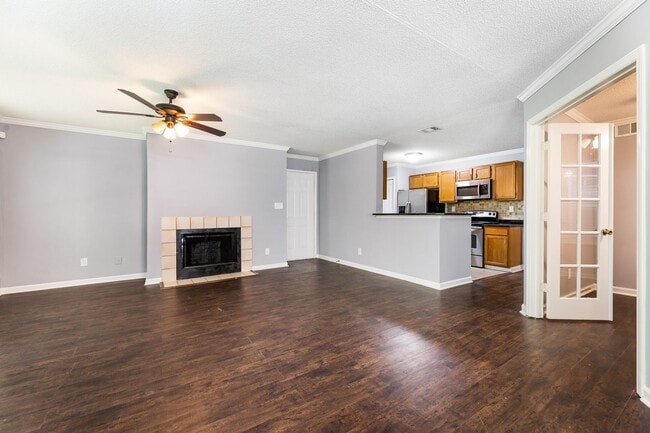 Building Photo - Terrace level condo in great Johns Creek location!