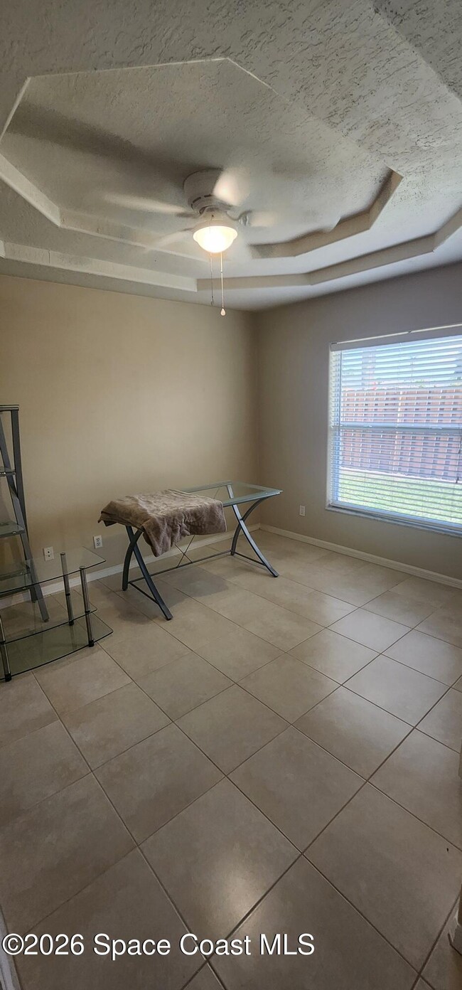 Building Photo - 3800 Sunbeam Ct