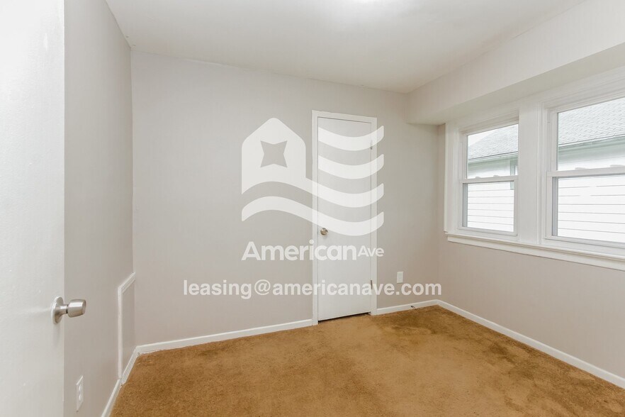 Building Photo - 1829 N Harding St