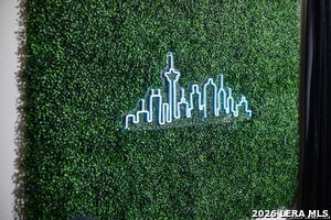 Building Photo - 325 Montana St