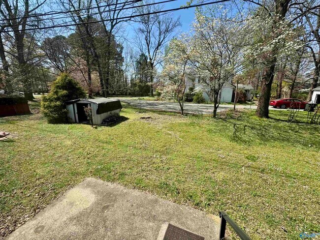 Building Photo - 518 Lawson St